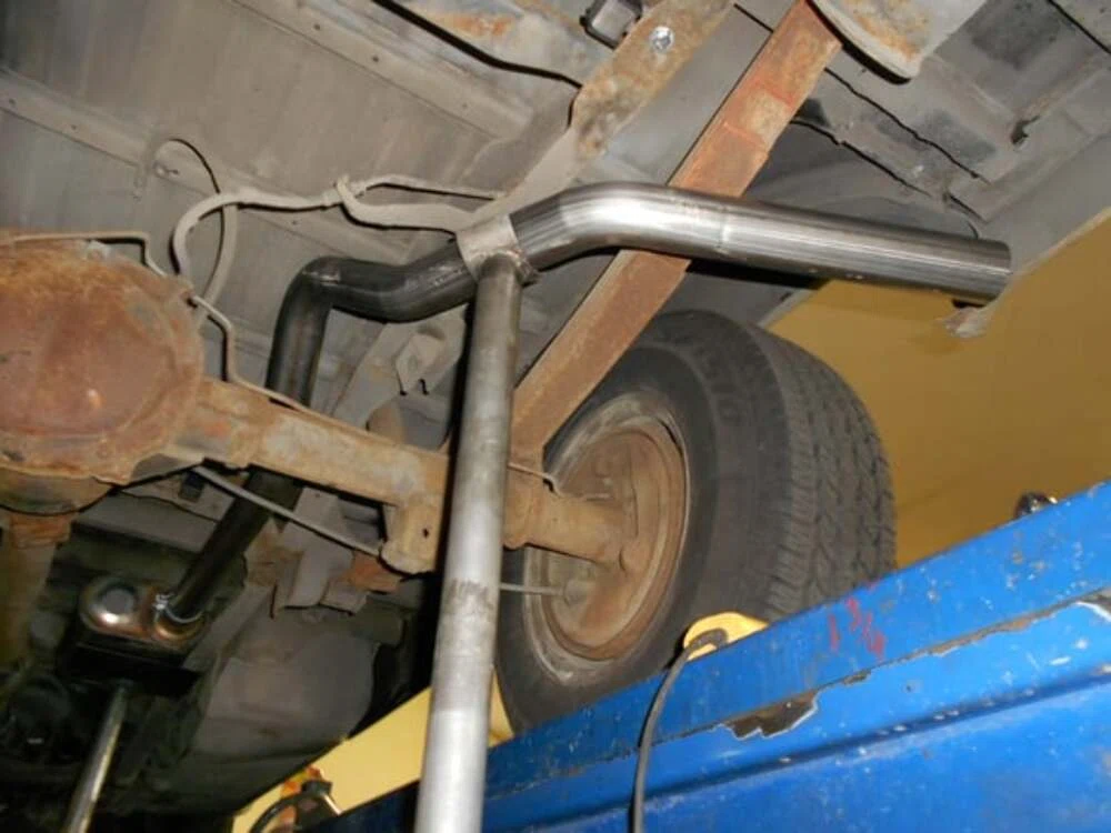 Tailpipe Kit 73_-87_ Chevy GMC Truck 2.5_in Flowmaster